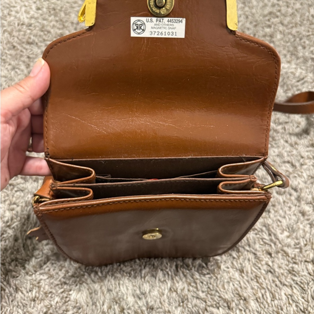 Tan Sasha Genuine leather purse with Gold Alligator accent. - Picture 2 of 5